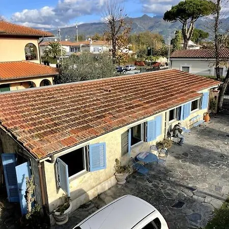 Casetta Paradiso Ferienhaus Forte dei Marmi